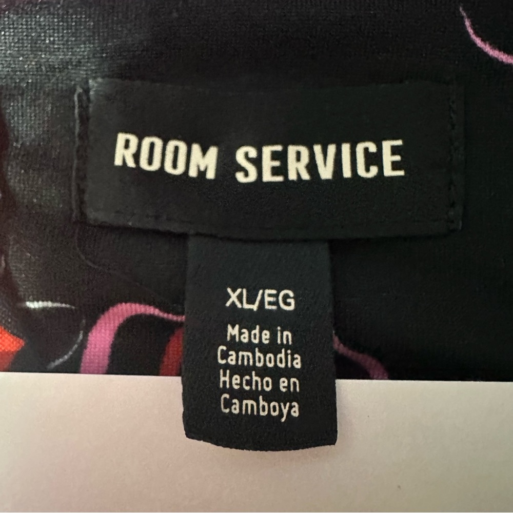 Room Service Women's Shawl Collar Pajama Set/Black with Floral/Size: X-Large - Picture 13 of 16